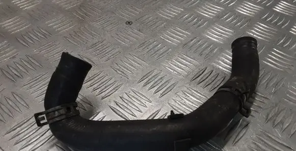 Volkswagen Touareg I Engine coolant pipe/hose
