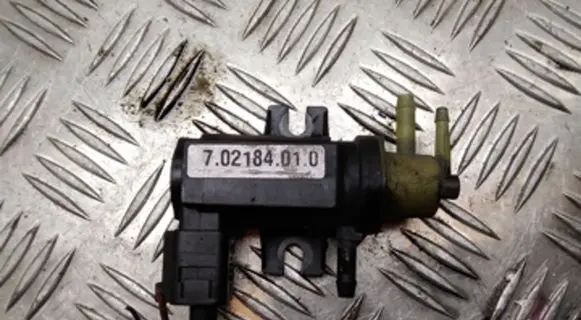 Volkswagen Touareg I Turbo solenoid valve 702184010 1J0973722