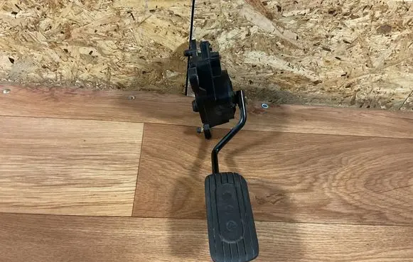 Nissan Micra Accelerator throttle pedal 18002AX700 2193A 12169