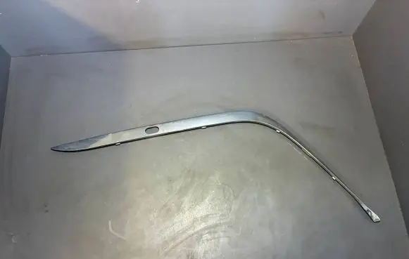BMW 7 E38 Front bumper splitter molding 8125438 8168106