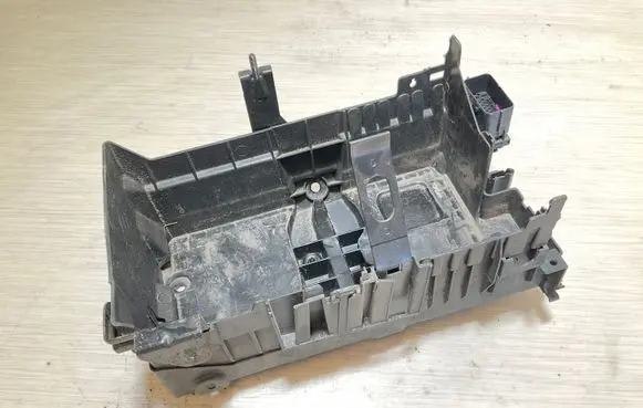 Opel Astra J Battery box tray 13354420