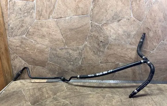 Mercedes-Benz C W204 Engine coolant pipe/hose A2045011025
