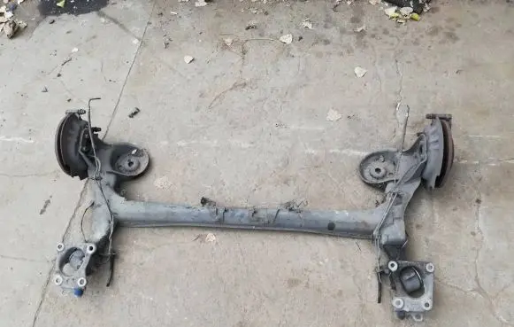 Peugeot 5008 Rear axle beam 