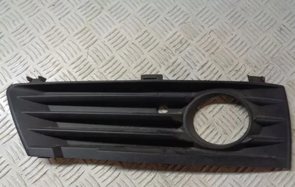 Opel Zafira B Front bumper lower grill 13124990