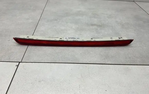 Audi A4 S4 B8 8K Third/center stoplight 8K9945097