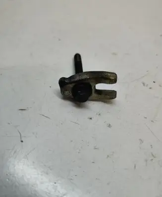 Nissan Juke I F15 Fuel Injector clamp holder