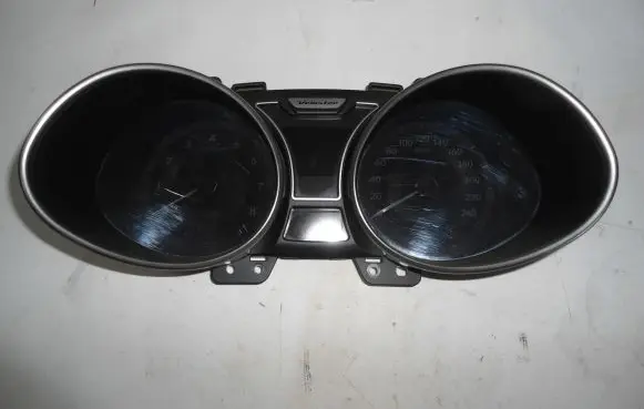 Hyundai Veloster Speedometer (instrument cluster) 94013-2V730