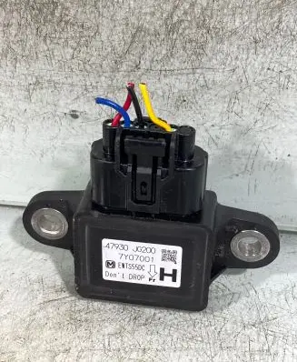 Nissan X-Trail T31 ESP acceleration yaw rate sensor 47930jg200 7y07001