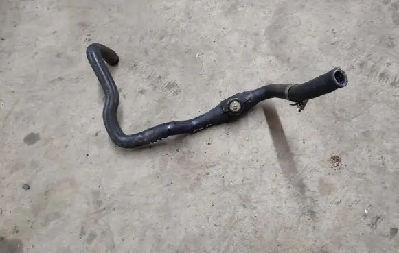 BMW 5 E39 Engine coolant pipe/hose