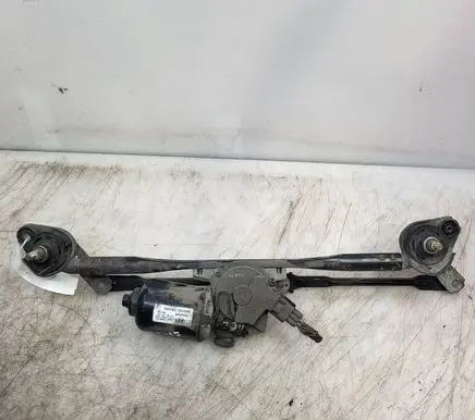 Hyundai Santa Fe Front wiper linkage and motor 981102B000 040811380