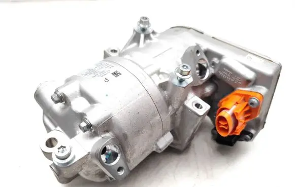 Nissan X-Trail T33 Air conditioning (A/C) compressor (pump) 92600-6UM0A 926006UM0A