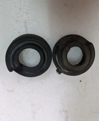 Chevrolet Camaro Rear coil spring rubber mount 84369477 23421478