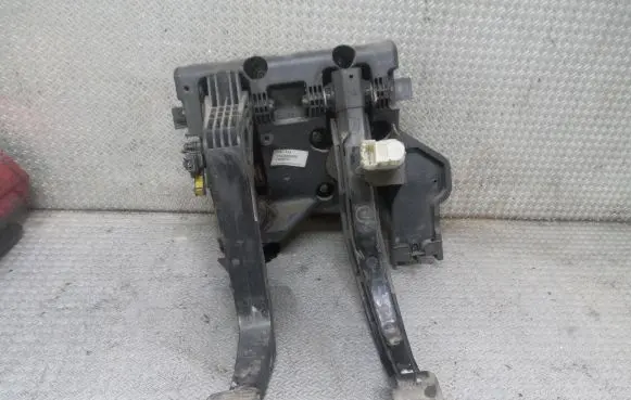 Fiat Ducato Pedal assembly 01373301080