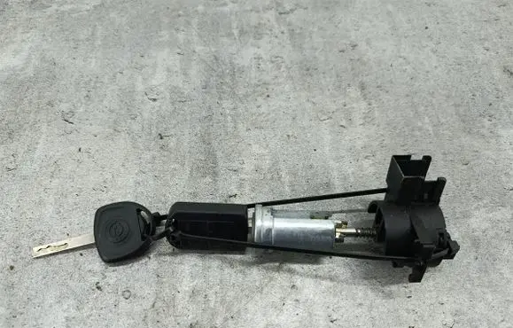 Opel Corsa C Ignition lock 1316830609115863