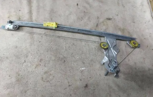 Opel Vivaro Sliding door manual window regulator 1112