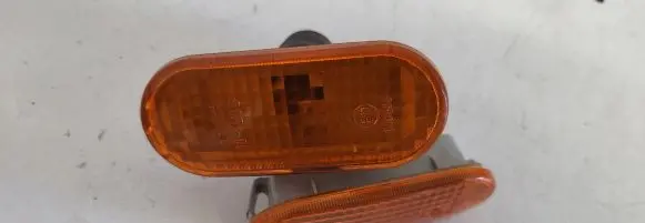 Volkswagen Golf IV Front fender indicator light