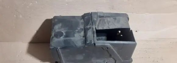 Battery box tray