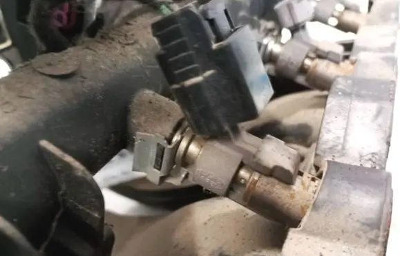 Peugeot 207 Fuel injector
