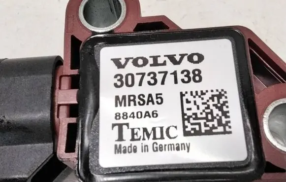 Volvo V50 Airbag deployment crash/impact sensor 8840A6 MRSA5 30737138