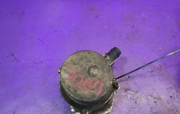 Renault Megane II Vacuum pump 8200327149