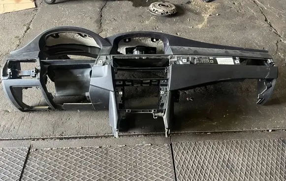 BMW 5 E60 E61 Dashboard 