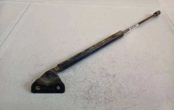 Fiat Freemont Front bonnet/hood damper/strut 