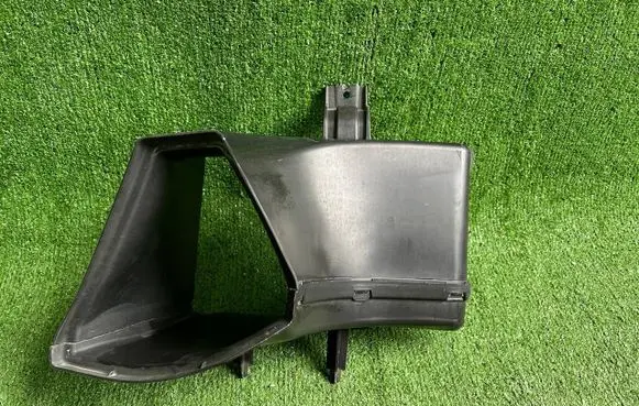 BMW M4 G82 G83 Intercooler air guide/duct channel 24092210 1330801