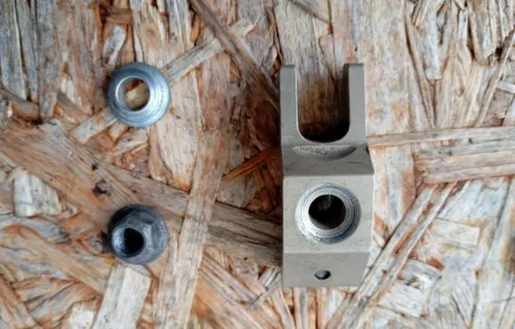 Fiat Freemont Fuel Injector clamp holder 