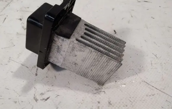 Hyundai Genesis Heater blower motor/fan resistor HMFET1G16