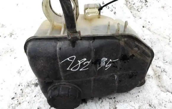 Mercedes-Benz C W203 Coolant expansion tank/reservoir 2035000049