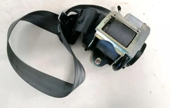 Audi TT Mk1 Front seatbelt e1040197