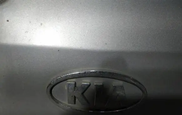 KIA Sorento Manufacturer badge logo/emblem 