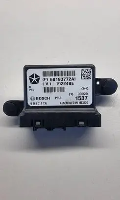 Chrysler Pacifica Parking PDC control unit/module 68193772AI 19224BE