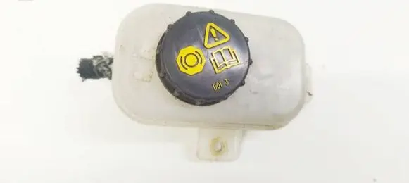 Mazda CX-7 Brake fluid reservoir 
