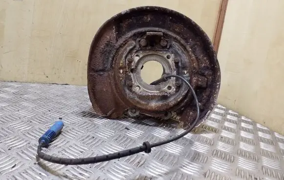 BMW 5 E39 Rear wheel hub