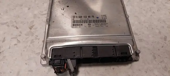 Mercedes-Benz A W168 Engine control unit/module A6681530879 8T011151 0281011151