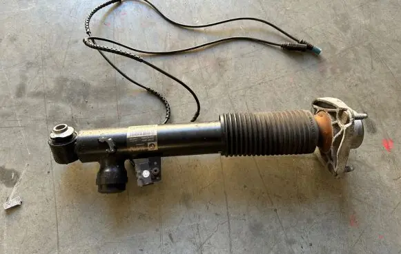 BMW X5 F15 Rear shock absorber/damper 6875090