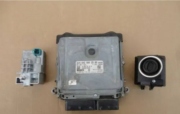 Mercedes-Benz E C207 W207 Engine ECU kit and lock set 