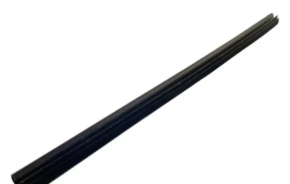 Skoda Yeti (5L) Rubber seal front door window/glass 5L0837479