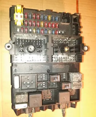 Jeep Grand Cherokee (WJ) Fuse module TQH06203LAL1 P56038406AM 560384