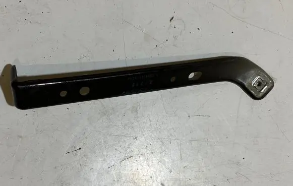 Ford Mustang VI Fender mounting bracket FR3B16C199BC
