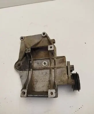 Audi A4 S4 B5 8D A/C compressor mount bracket 028260885A 98052394