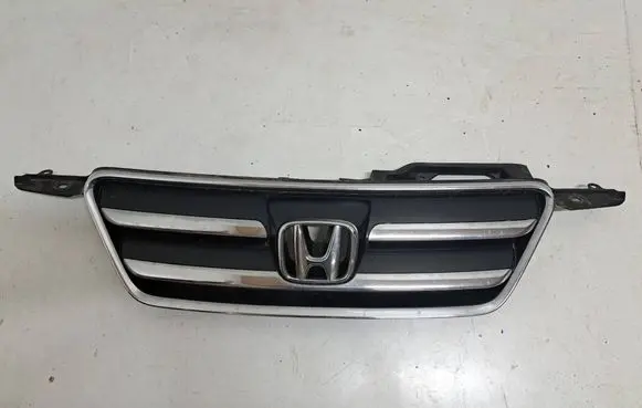 Honda CR-V Front bumper upper radiator grill