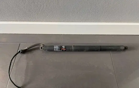 BMW X5 F15 Tailgate strut 7294469 18202210