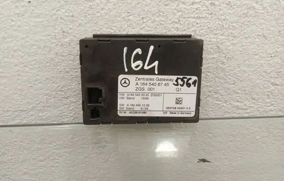 Mercedes-Benz R W251 Gateway control module A1645406745 A1644451000 A1645404345