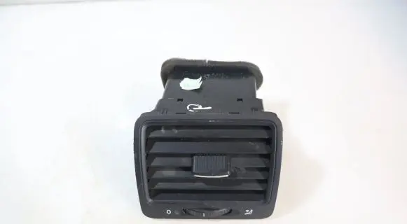 Volkswagen Jetta V Dashboard side air vent grill/cover trim