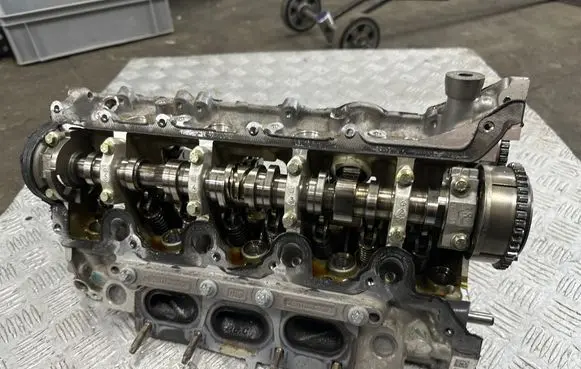 Mercedes-Benz CLA C118 X118 Engine head 