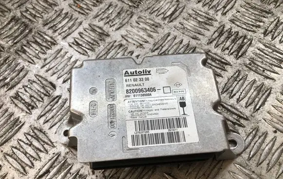 Renault Clio III Airbag control unit/module 8200963406