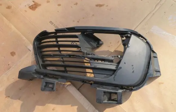 Peugeot 308 Front bumper lower grill 99894480