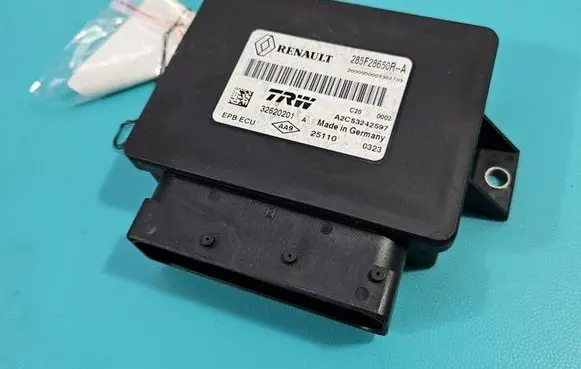 Renault Scenic III - Grand scenic III Central body control module 285F28650RA IMPRK1582627